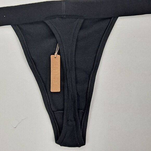 SKIMS ladies ribbed knit thong NWT - Picture 7 of 7